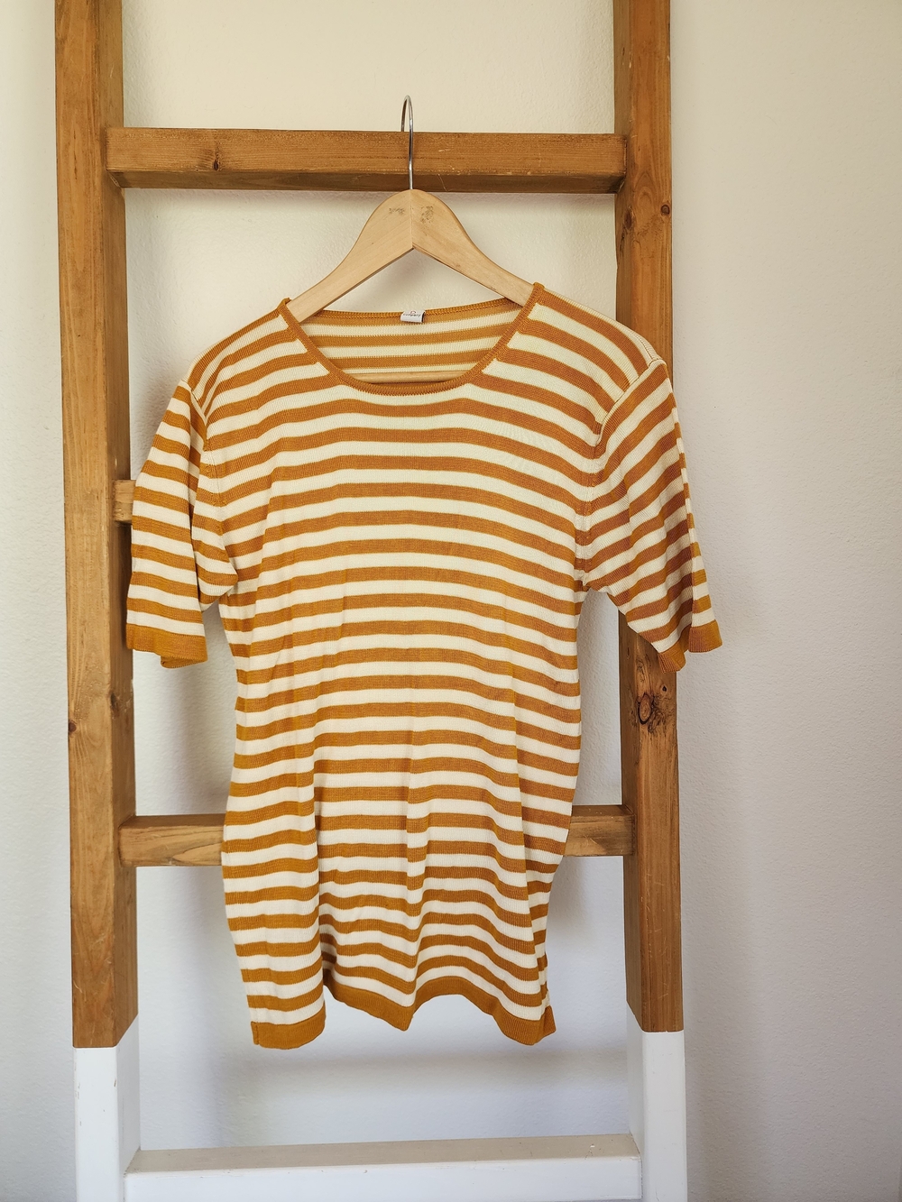 D Company 100% Silk Striped Knit Top Large Mustard Cream Short Sleeve